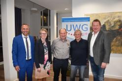 Rudi Lendle und Bernhard Mündl mit den beiden Vorständen und dem Bürgermeister